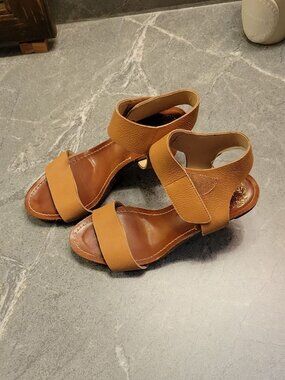 Vince Camuto OLINSA Caramel Leather Cork Trimmed Ankle Strap Sandals 6M comfort